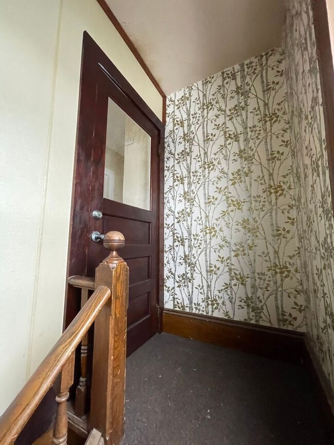 Building Photo - 118 S 8th St