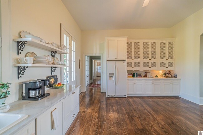 Building Photo - 2500 Biggs Rd