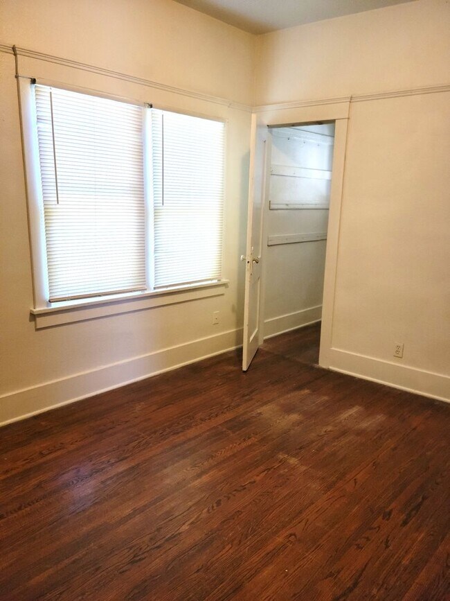 Building Photo - 1121 15th St