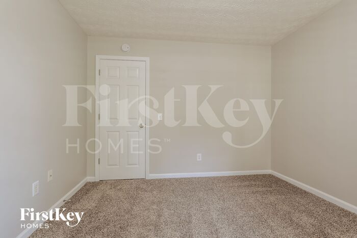 Building Photo - 871 Windward Rd