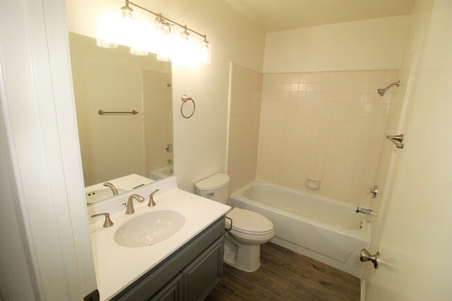 Building Photo - Updated La Ventana Condominium