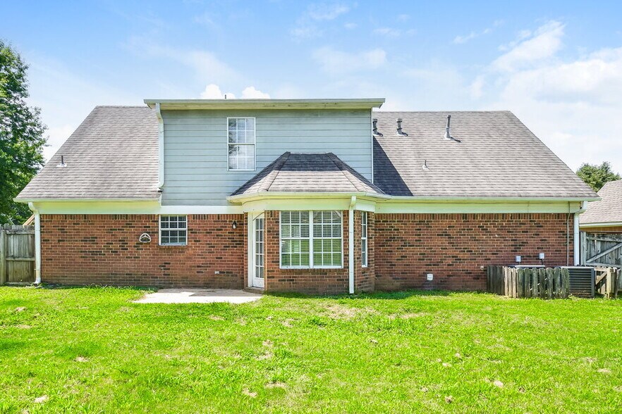 Building Photo - 1862 Towson Ln