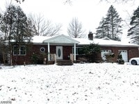 Building Photo - 19 Lavina Terrace