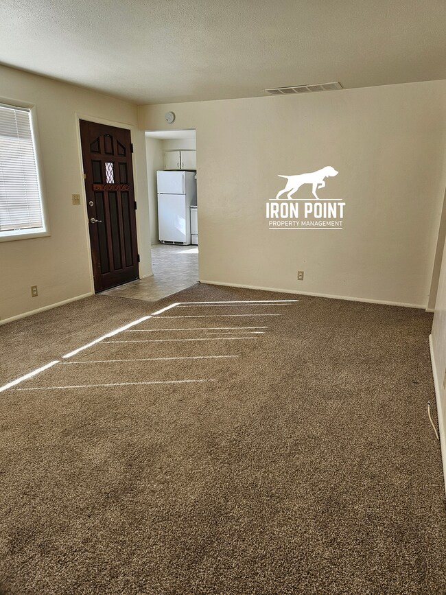 Building Photo - North Boise Duplex w/2 beds, 1bath, W/D, and Covered Parking