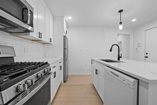 Building Photo - 24 Ferrin St