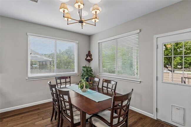 Building Photo - 1705 Chula Vista Dr