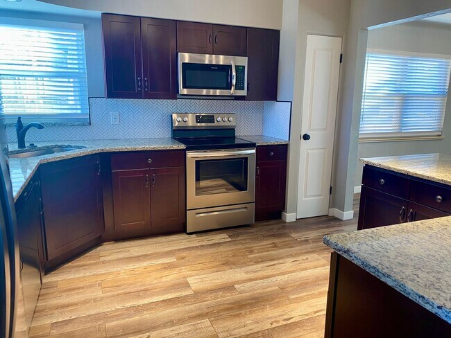 Building Photo - 2 Bedroom Single Family Home in Denver