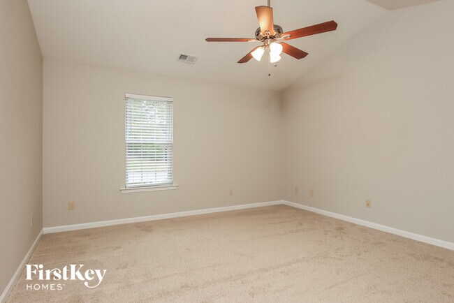 Building Photo - 4 Franklinwood Dr