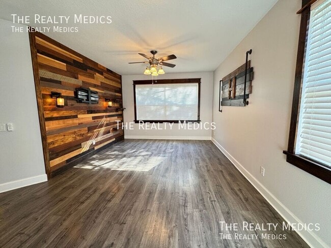 Building Photo - 2938 Daybreak Dr