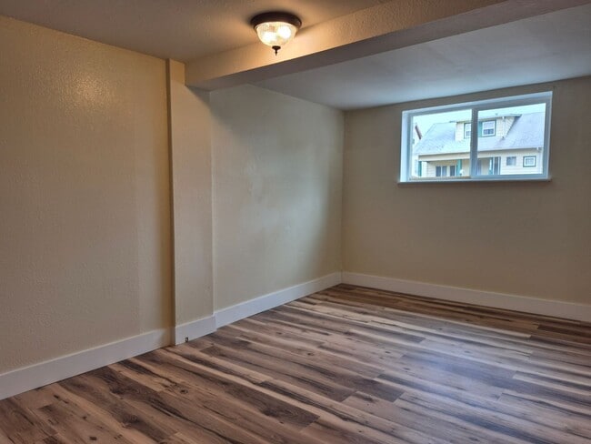 Building Photo - Cozy 1 bedroom close to Seattle Ferry and ...