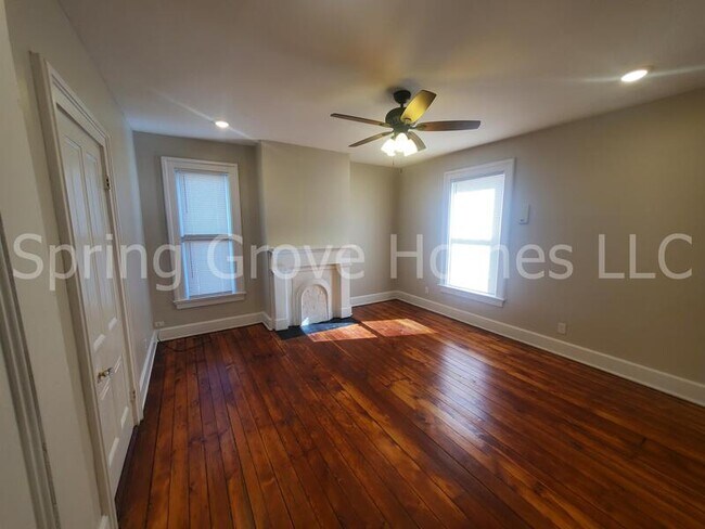 Building Photo - 710 Derby Ave