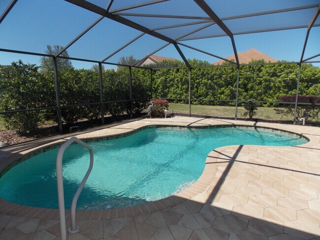 Building Photo - 1289 N Hunt Club Dr