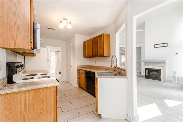 Building Photo - 4124 Hollow Oak Dr
