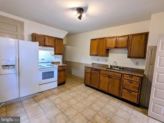 Building Photo - 485 High St