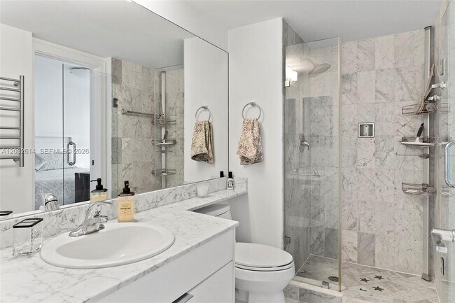 Building Photo - 800 Claughton Island Dr