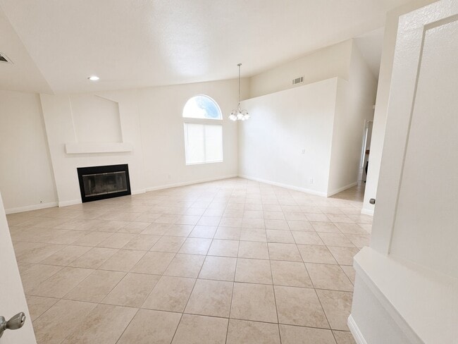Building Photo - 13654 Opal Cir