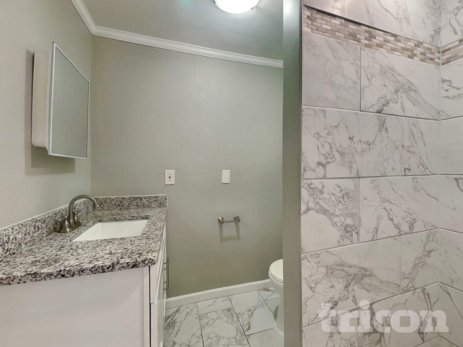 Building Photo - 10916 N 14th St