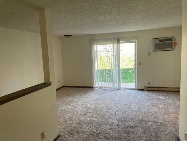 Building Photo - Affordable one bedroom apartment in Stough...