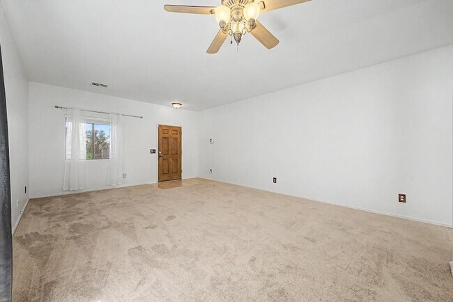 Building Photo - 16121 N 168th Ave