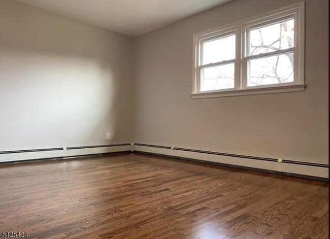 Building Photo - 62 Gless Ave