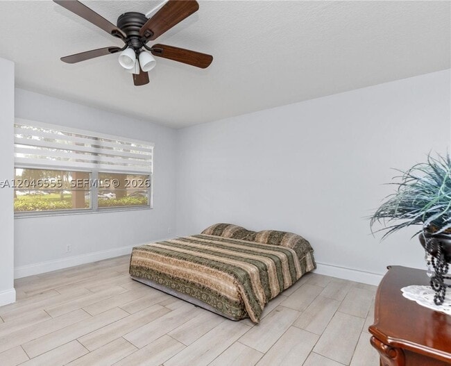 Building Photo - 1110 SW 125th Ave