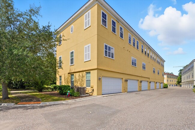 Building Photo - 964 Sombra St