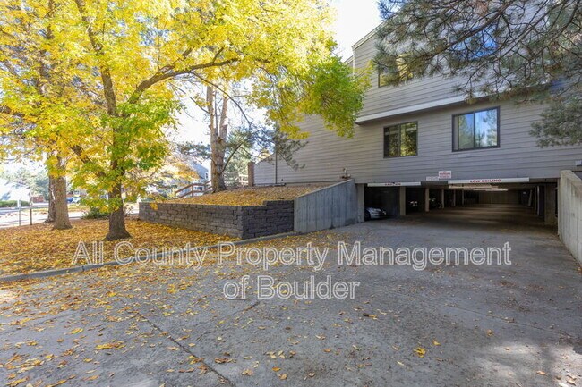 Building Photo - 5056 Buckingham Rd