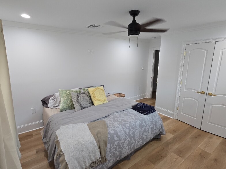 Building Photo - 2200 Carnot St