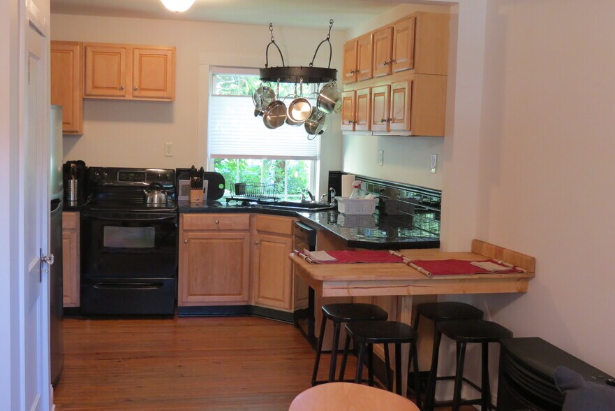 Building Photo - 375 Weaverville Rd