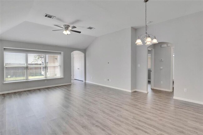 Building Photo - 907 Yabers Ct
