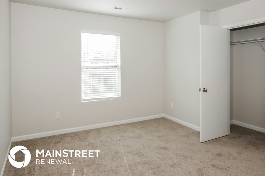 Building Photo - 171 Cloverbrook Dr