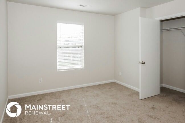 Building Photo - 171 Cloverbrook Dr