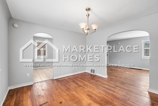 Building Photo - 3025 Laketon Rd