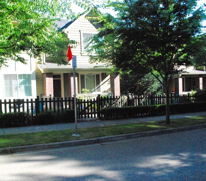 Building Photo - Townhome in Bothell, Great Location!!