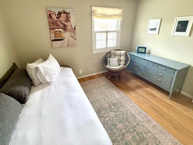 Building Photo - Beautiful West End 3-Bedroom | Fully Furnished | Utilities + WiFi Included | Hot Tub Retreat