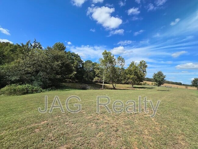 Building Photo - 3320 Griffin Cemetery Rd