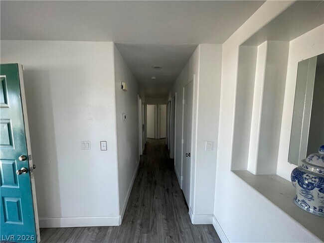 Building Photo - 1521 Linnbaker Ln