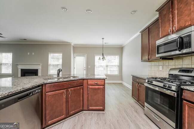 Building Photo - 4948 Longview Run