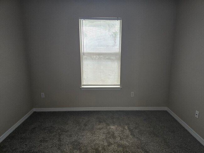 Building Photo - 7720 Lola Cir