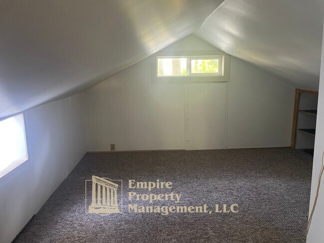 Building Photo - 87948 8th St