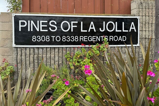 Building Photo - La Jolla Pines- Top Level 2 Bed/2 Ba Available Now!!