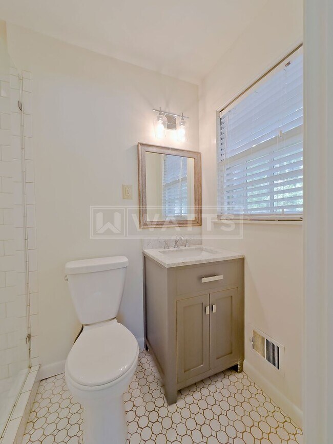 Building Photo - Classic 3-Bed, 2-Bath Ranch Style Home in Crestline