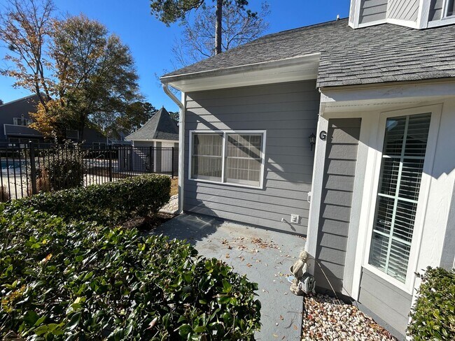 Building Photo - 1205 Tiffany Ln