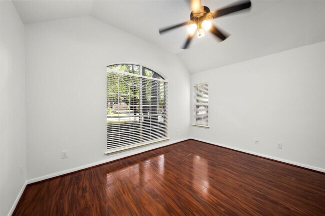 Building Photo - 83 Hidden Meadow Dr