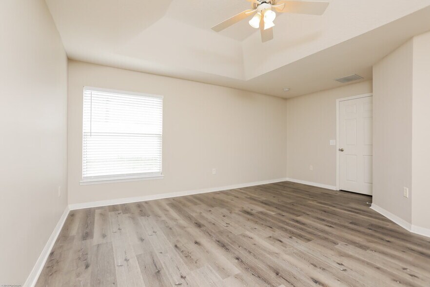 Building Photo - 1052 Sadie Ln