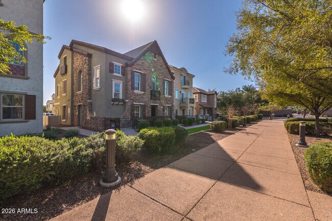 Building Photo - 1664 E Bridgeport Pkwy