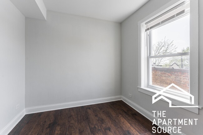 Building Photo - 4876 W Armitage Ave