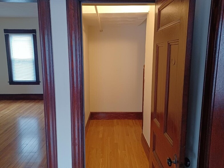 Closet, Hall, Office? - 827 Carew St