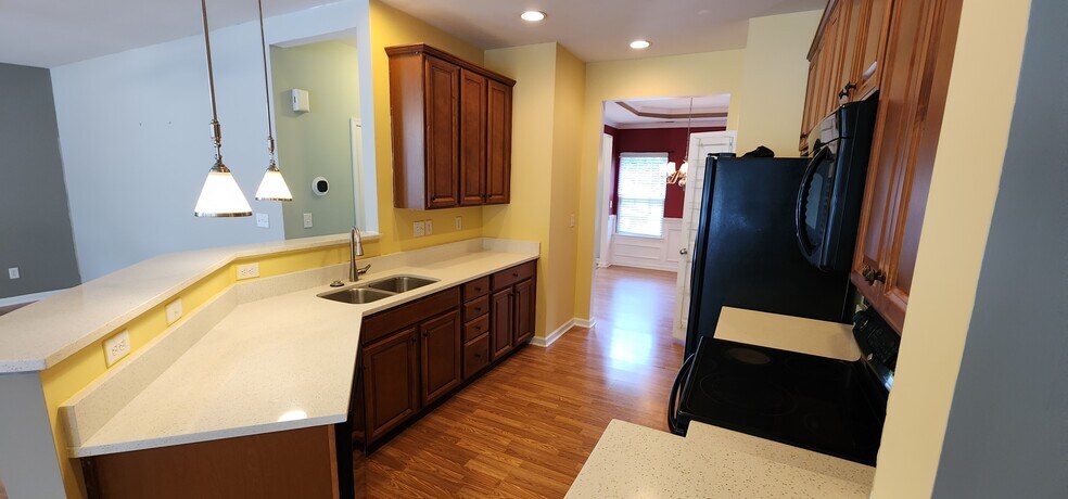 Building Photo - 709 Prospect Ln