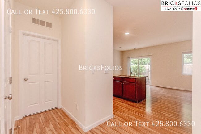 Building Photo - Welcoming Home in the Heart of Bothell's N...